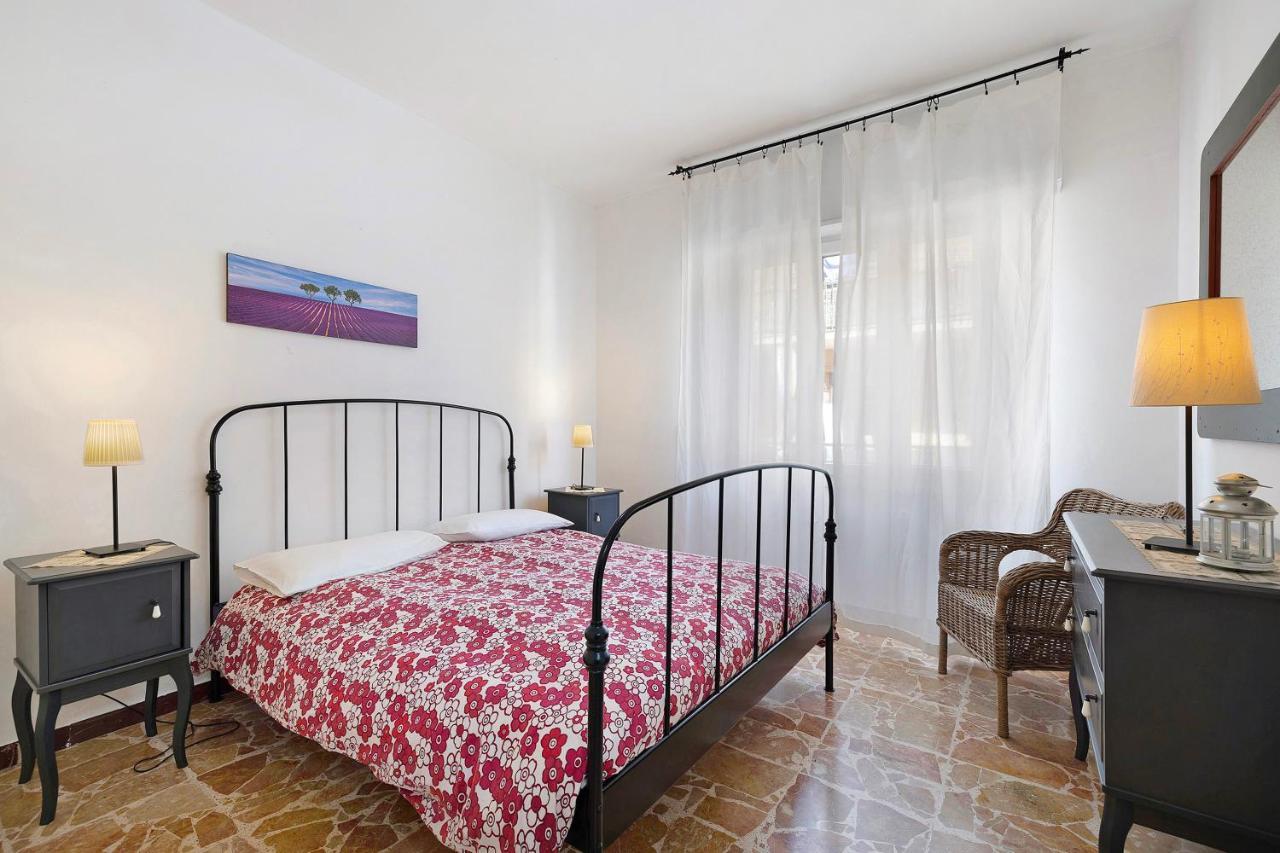 Marina Appartement Finale Ligure Buitenkant foto